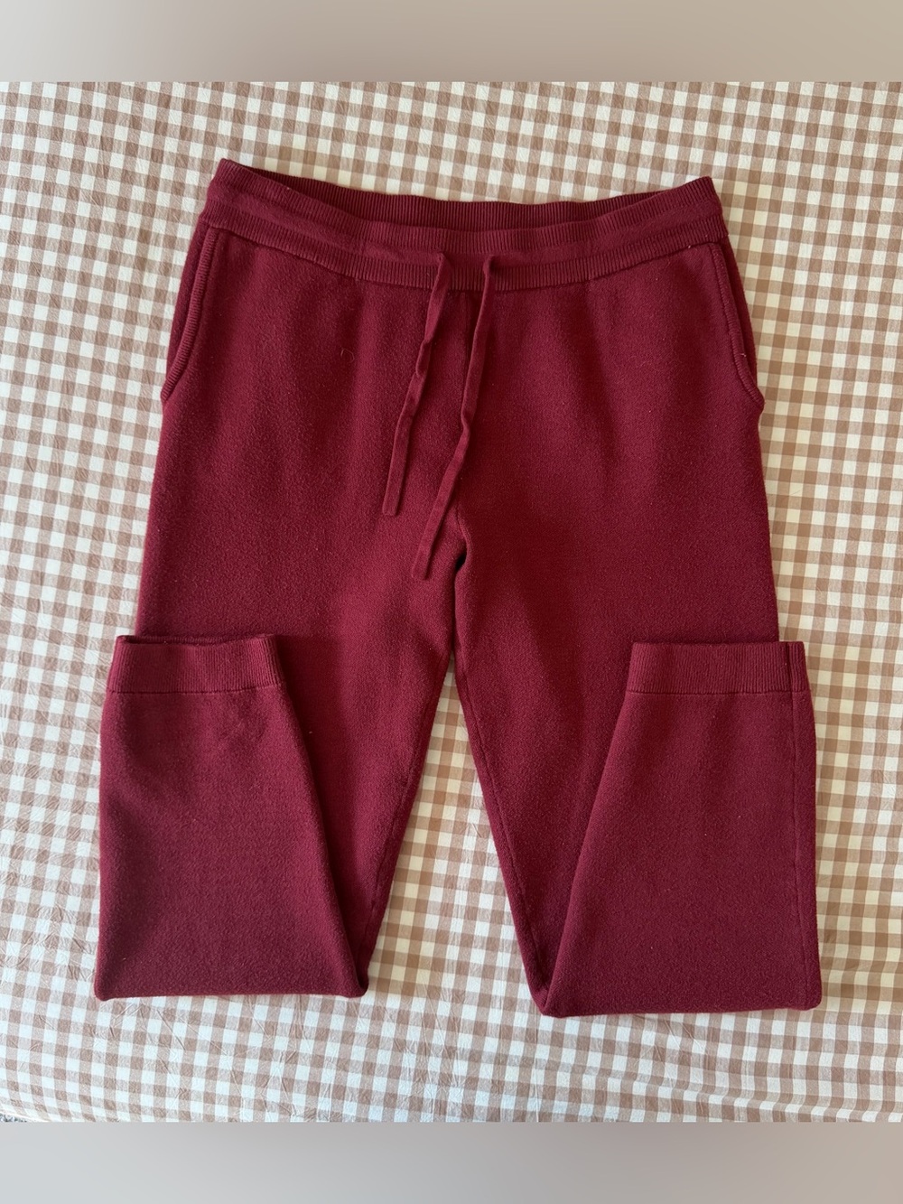 Monrow Women’s Supersoft Fleece Jogger Sweatpants in Deep Red Size Medium
